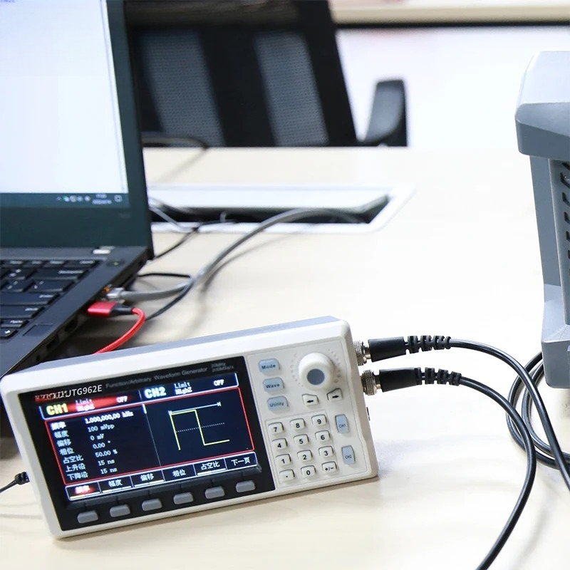 Générateur de signaux de fonct - Function Arbitrary Waveform Generator avis et prix